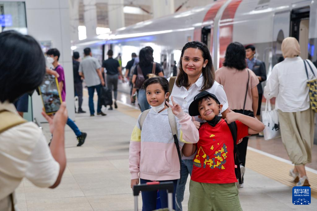 雅万高铁累计发送旅客突破100万人次(图3)